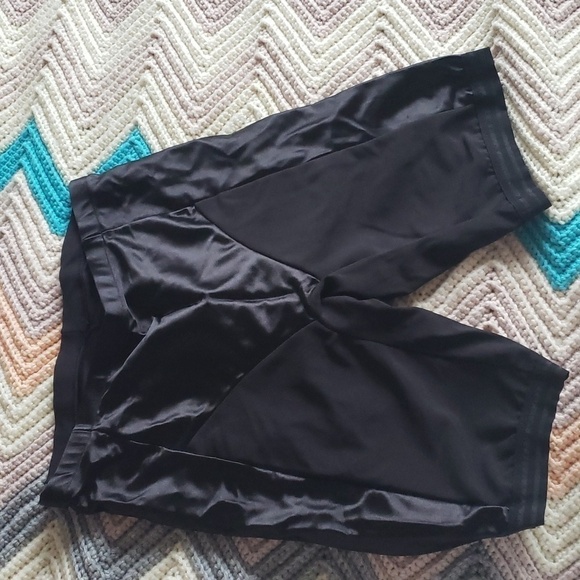 Victoria's Secret shapewear black short medium - Picture 1 of 8